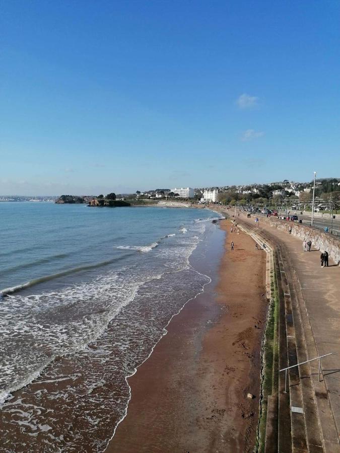 Barbie House ,Opposite The Beach & Paignton Pier , 2 Bedroom Apartment With Private Car Space & Garden , Free Access Next Door To The Stunning Ballet & Make Up School & A Beautiful Ladys Beauty Salon (Adults Only) 外观 照片