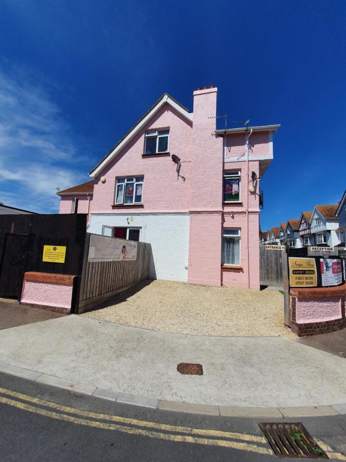 Barbie House ,Opposite The Beach & Paignton Pier , 2 Bedroom Apartment With Private Car Space & Garden , Free Access Next Door To The Stunning Ballet & Make Up School & A Beautiful Ladys Beauty Salon (Adults Only) 外观 照片